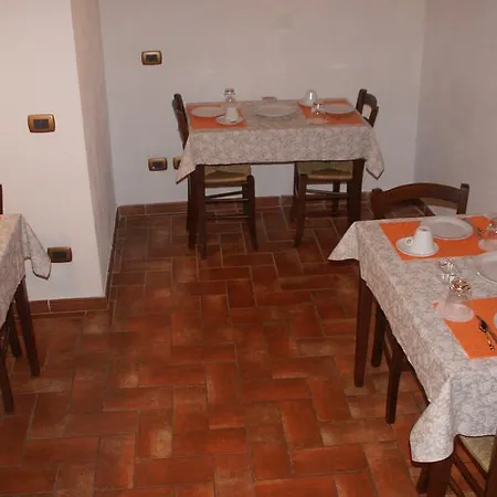 לינה וארוחת בוקר Il Pozzo Di Sant'andrea 3*